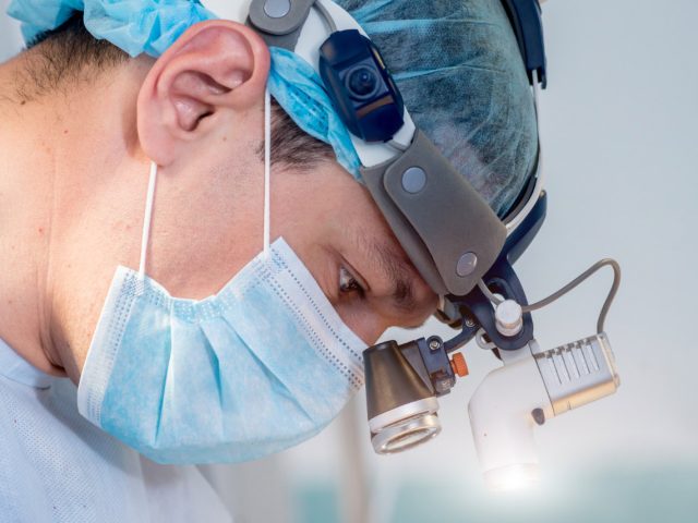 Eye Surgeon Novena